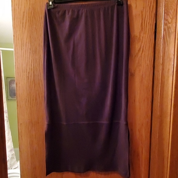 2 piece set includes top and skirt - Picture 6 of 6